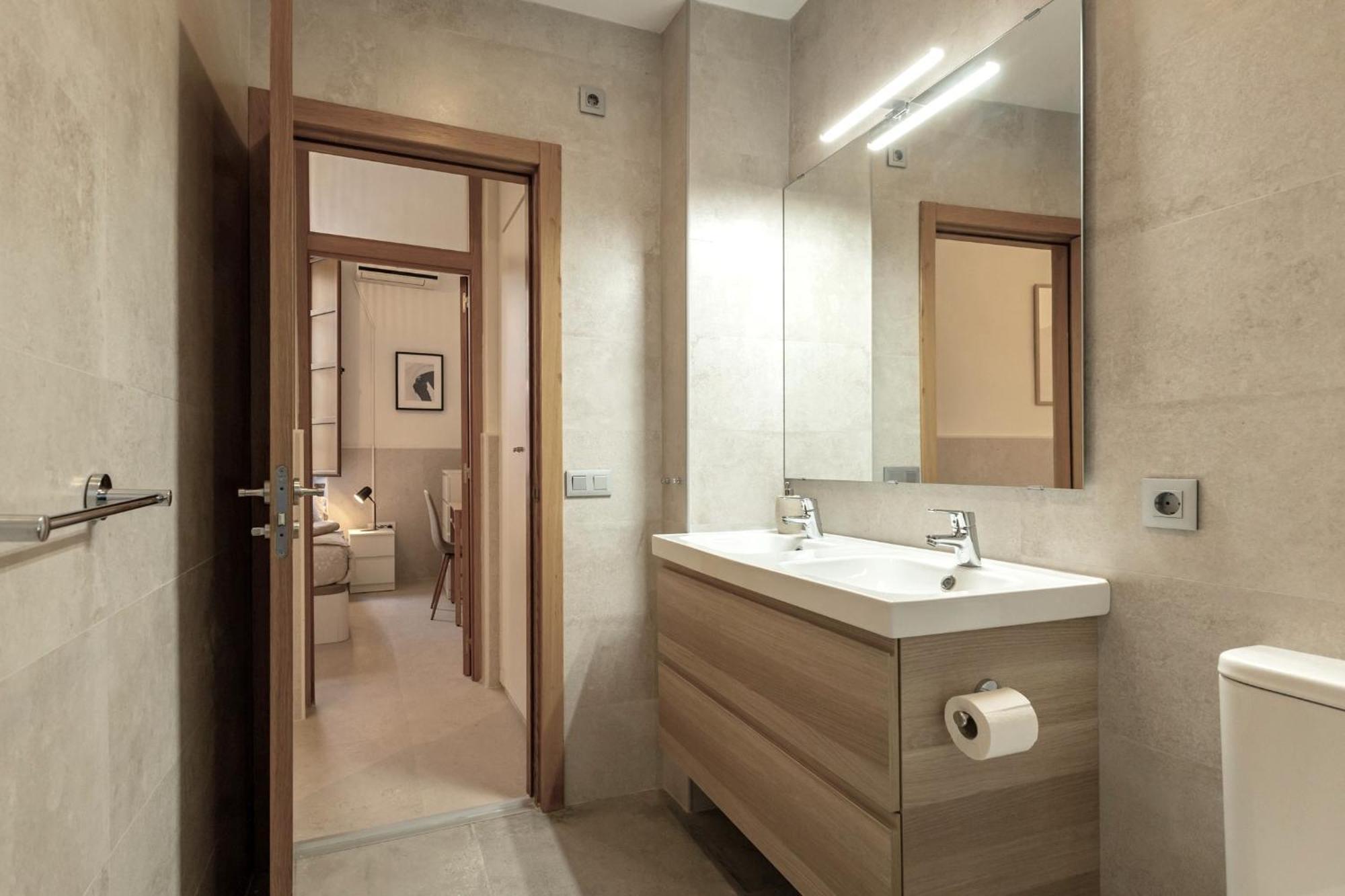 Modern Spacious Apartment Central Of Seville Luaran gambar